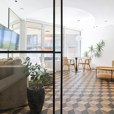  Central Daukanto Apartment, By Cohost