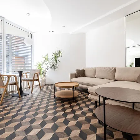  Central Daukanto Apartment, By Cohost